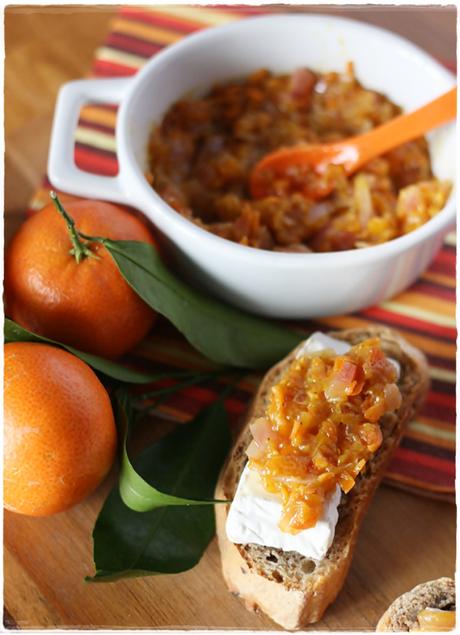 Crostinidi pane alle noci con camambert e chutney di clementine5