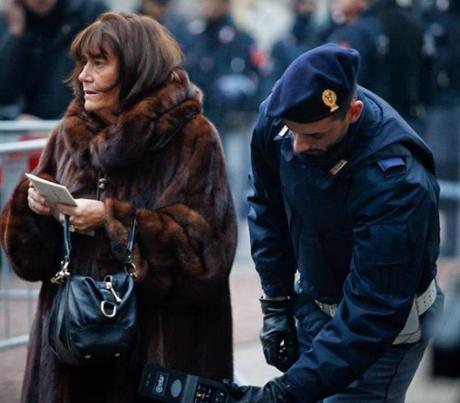 Controllare se è vera o no e dirlo a Marina Ripa di Meana