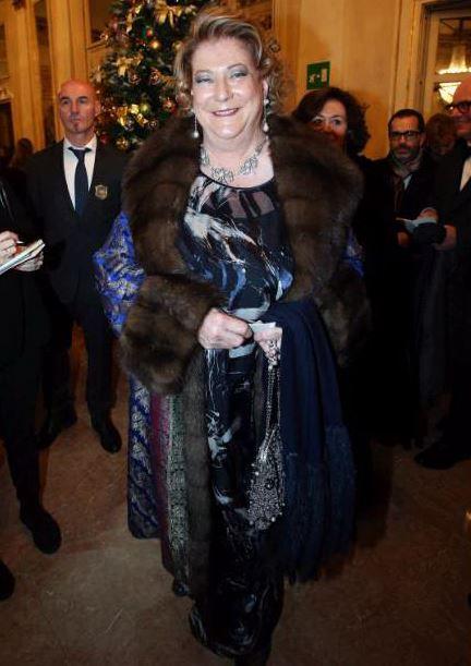 Diana Bracco, grandissima esperta di lirica, ha sfoggiato tutto quello che hanno tolto dalla scenografia