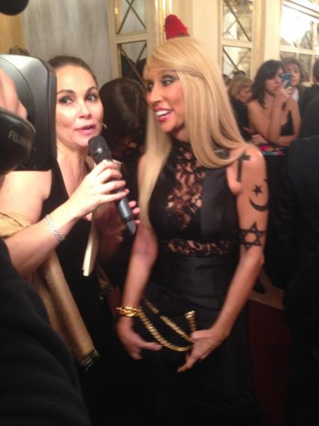 Una croce, una mezzaluna e una stella di David, il messaggio di pace di Sabina Negri, ex di Roberto Calderoli