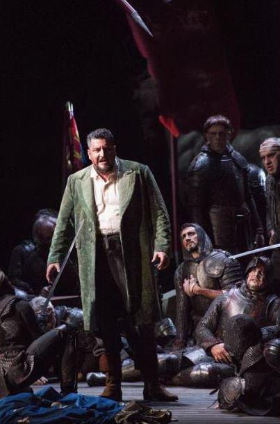 Il baritono Devid Cecconi (che impersonava Giacomo) ha sostituito all'ultimo minuto il 'titolare' Carlos Alvarez. E' toscano e, no, Renzi almeno qui non c'entra