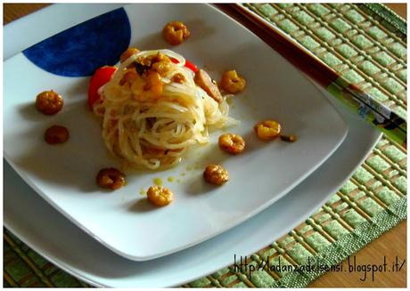 Shirataki di Konjac con gamberetti verdure germogli di bambu' e curry