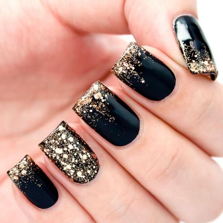 Unghie natalizie, effetto ombré con lo smalto glitter