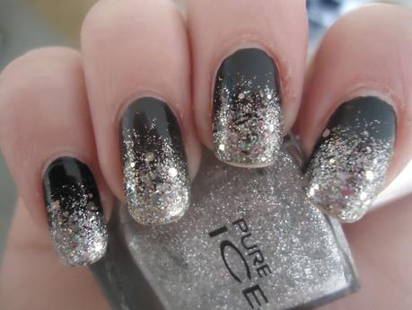 Unghie natalizie, effetto ombré con lo smalto glitter