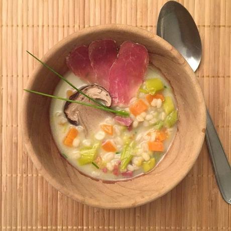 Zuppa d'orzo con funghi e motzetta