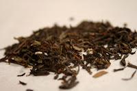 Da riflessante per capelli a infuso per pediluvio: altri usi del tè