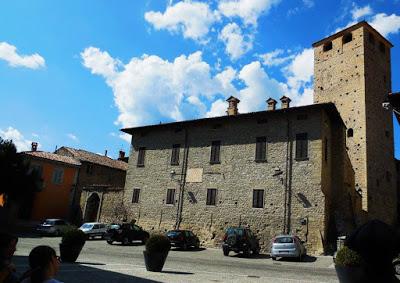 VOGHERA (pv).Una cena benefica della CRI al Castello Malaspina.