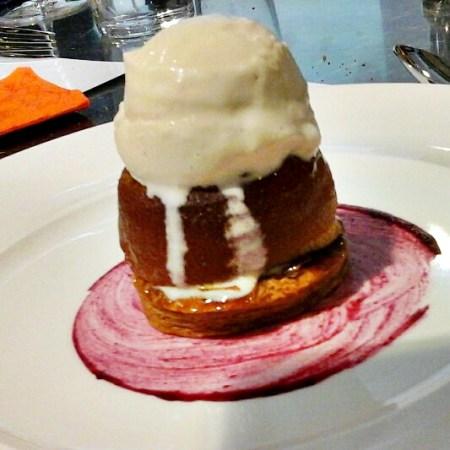 TARTE TATIN DI MELE PINK LADY® RIVISITATA, CON GELATO AL CALVADOS RAFFREDDATO ALL’AZOTO LIQUIDO