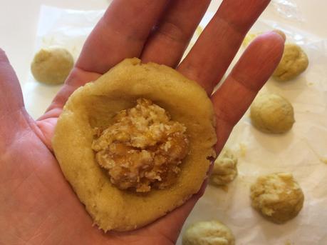 BISCOTTI RIPIENI DI MARMELLATA DI ARANCE E MELE SPEZIATE