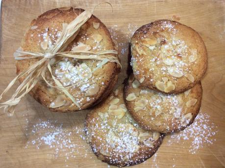 BISCOTTI RIPIENI DI MARMELLATA DI ARANCE E MELE SPEZIATE