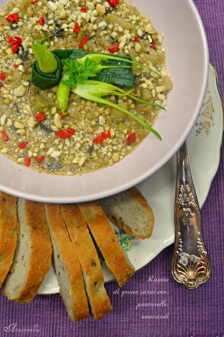 Risotto di grano saraceno, puntarelle, canapa e anacardi