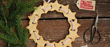 Ghirlanda di biscotti alla cannella