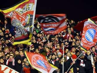 (VIDEO)Bayern Munchen Fans @ Zagreb 09/12/2015