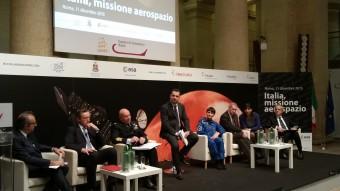 da sx: Donato Amoroso, Roberto Battiston, Pasquale Preziosa, Paolo Messa, Samantha Cristoforetti, Frank De Winnie e l'interprete, Luigi Pasquali