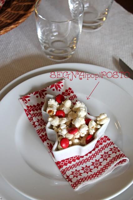 ALBERI di NATALE di POP CORN e il centrotavola è servito.