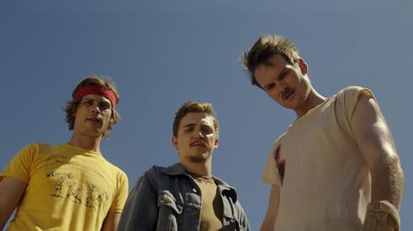 Band of Robbers: un nuovo trailer per Tom Sawyer e Huckleberry Finn