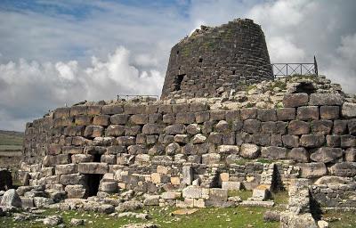 Archeologia. Nuraghi, una spinta evolutiva della storia della Sardegna.