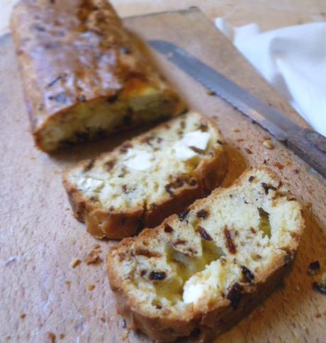 pane con pomodori secchi e feta