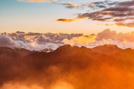 montagne all'alba