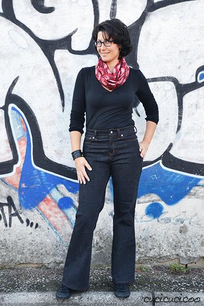 Il cartamodello migliore in assoluto per jeans: Birkin Flares di Baste + Gather. Vita alta e gambe a campana. Una recensione di www.cucicucicoo.com