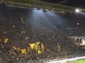 (VIDEO)Il grande spettacolo tifosi Muro Giallo saltellano cantano 'Jingle Bells' #BVB