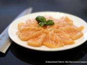 giappone tavola: Sashimi salmone sale basilico wasabi