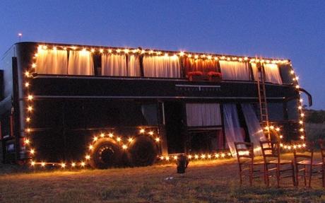 Bus Theater a Napoli: festa delle arti viaggianti su un autobus