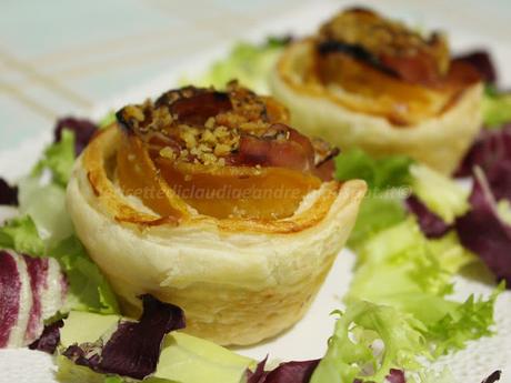 Roselline di sfoglia con zucca, formaggio spalmabile e noci