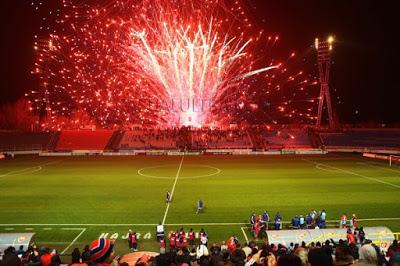 (VIDEO)Pyro show on football match in Hungary Videoton - Paks 12.12.2015