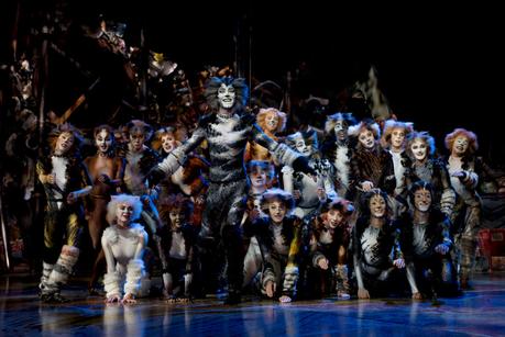 A Natale 2015 e nei primi mesi 2016: Newsies, Cats, Oblivion