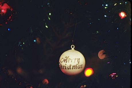 16_Mark Engelbrecht_Merry Christmas Ornament_Z0ZlRw