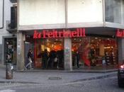 Fiamme fumo denso: sgomberata Feltrinelli incendio