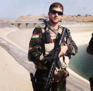 Diga di Mosul: l’impegno italiano per la ristrutturazione Un Peshmerga curdo in divisa sulla diga di Mosul, Iraq. Photo credit: clauswein via Foter.com / CC BY