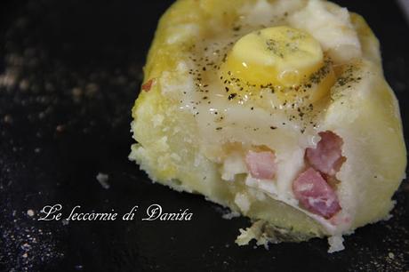 Patate ripiene con pancetta e uova di quaglia