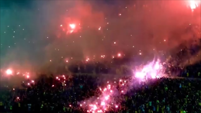 (VIDEO)Anche i tifosi del Peñarol(Uruguay) ne sanno di colore e rumore...! Class pyroshow!