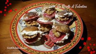 Panini di fichi salame, noci e caprino....Finger food delle Feste