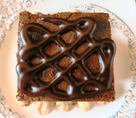 Boston Brownies alla moda di Mammazan con topping di cioccolato all'aceto balsamico