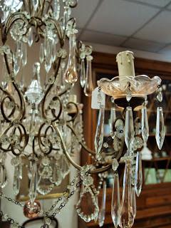 Lampadari antichi : luci romantiche per arredi moderni