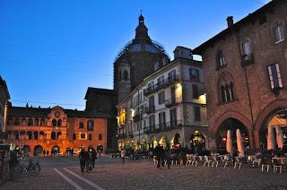 PAVIA. La battuta del sindaco provoca il fuoco di fila delle opposizioni sulla festa di Capodanno in piazza.