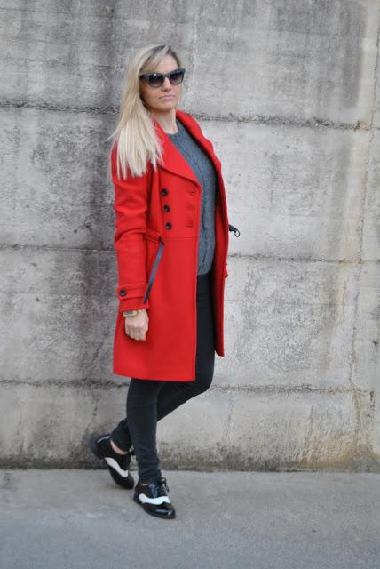 outfit cappotto rosso come abbinare il cappotto rosso abbinamenti cappotto rosso cappotto rosso street style red coat outfit how to wear red coat how to combine red coat red coat street style outfit casual invernale casual winter outfit outfit outfit casual invernali outfit da giorno invernale outfit dicembre 2015 december outfit casual winter outfit mariafelicia magno fashion blogger colorblock by felym fashion blog italiani fashion blogger italiane blog di moda blogger italiane di moda fashion blogger bergamo fashion blogger milano fashion bloggers italy italian fashion bloggers influencer italiane italian influencer 