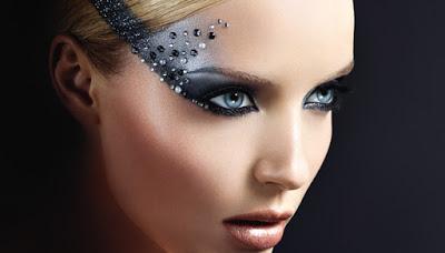 5 prodotti must have per un make up delle Feste perfetto!