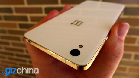 OnePlus X Champagne si mostra nel primo hands-on (2)