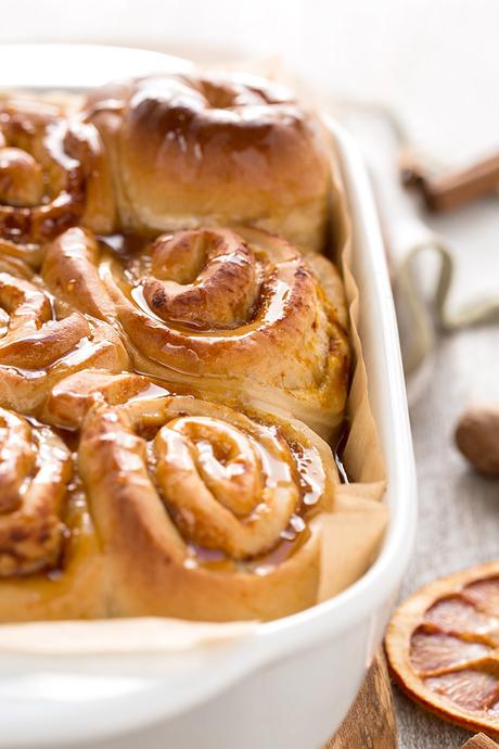 CINNAMON ROLLS VEGAN