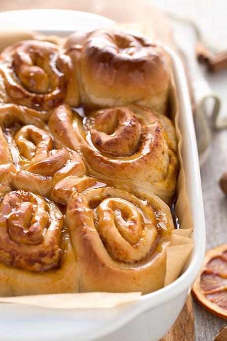 CINNAMON ROLLS VEGAN