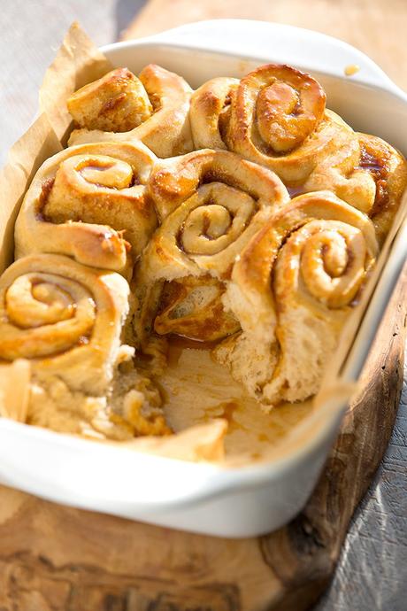 CINNAMON ROLLS VEGAN