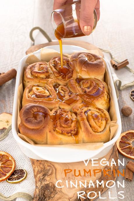 CINNAMON ROLLS VEGAN