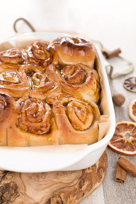 CINNAMON ROLLS VEGAN