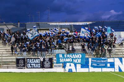 L’Us Città di Fasano è in autogestione, la squadra nelle mani della Curva Sud