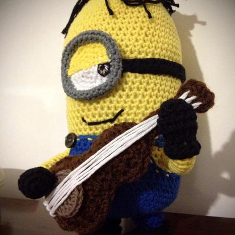 Minion: il simpaticissimo Stuart con la chitarra!