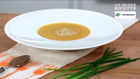 Video Menù vegano di Natale: Vellutata di zucca con latte di soia e mandorle